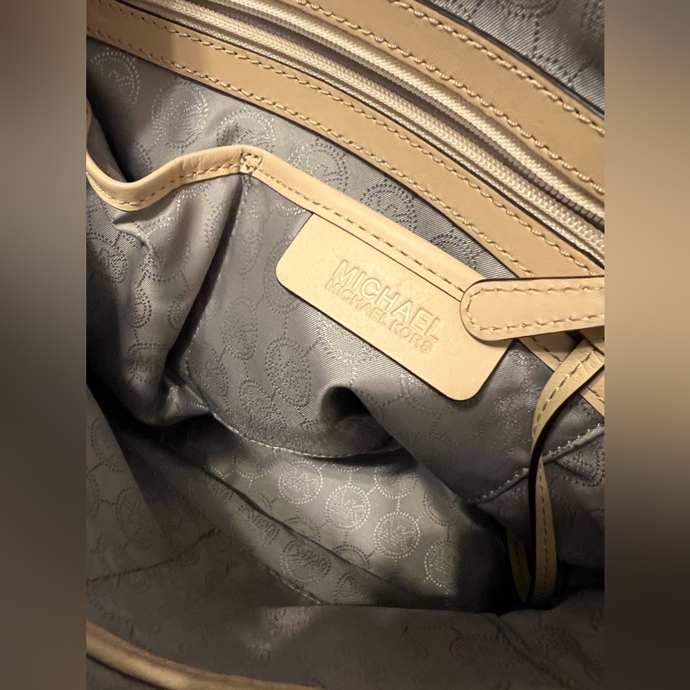 New Michael Kors Dome Satchel - Picture 14 of 16